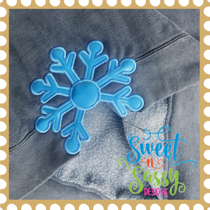 Snowflake Cutaway Side Seam Applique Design